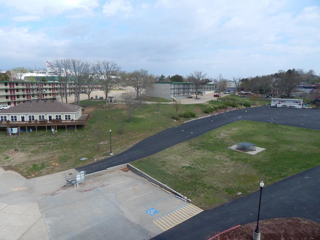 Ramada Branson Hotel And Resort Buitenkant foto