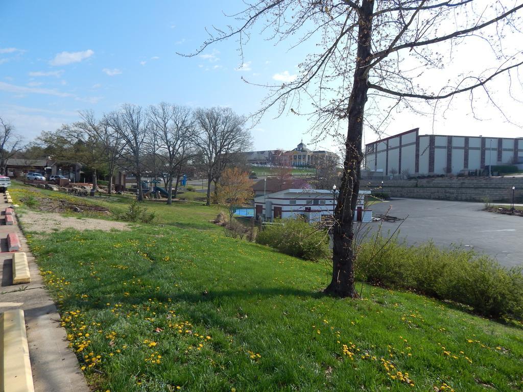 Ramada Branson Hotel And Resort Buitenkant foto