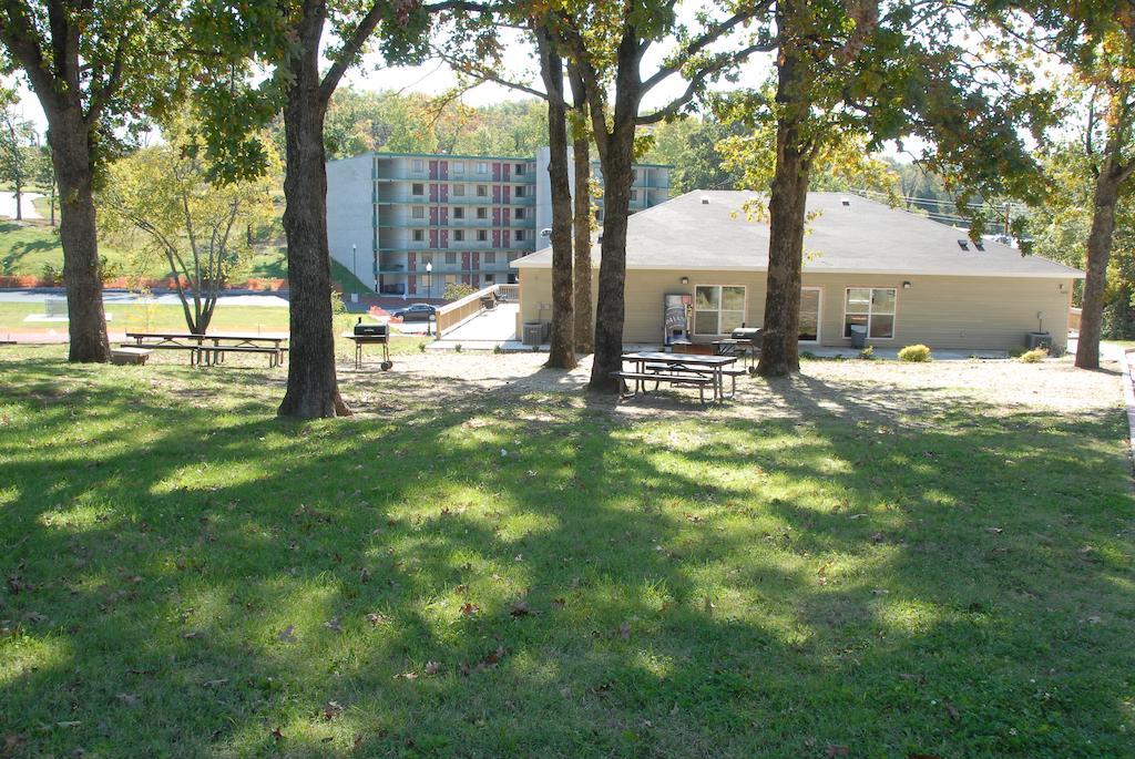 Ramada Branson Hotel And Resort Buitenkant foto